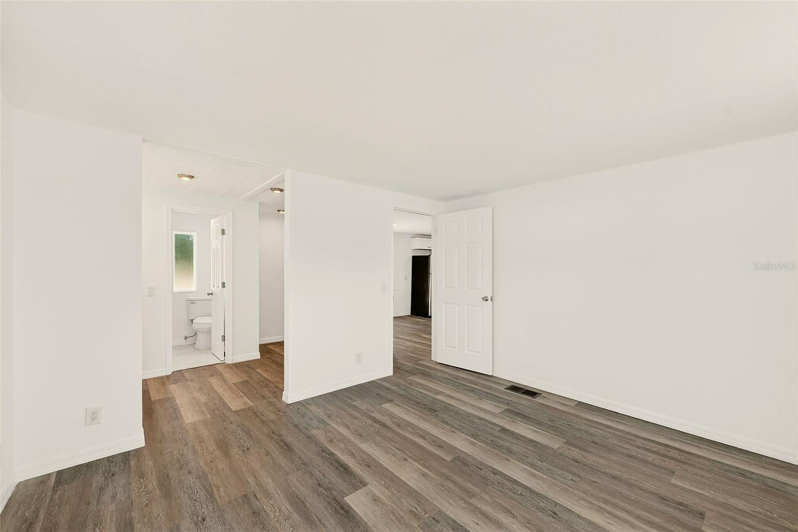 Image 17 of 38 For 10301 Hudson Avenue