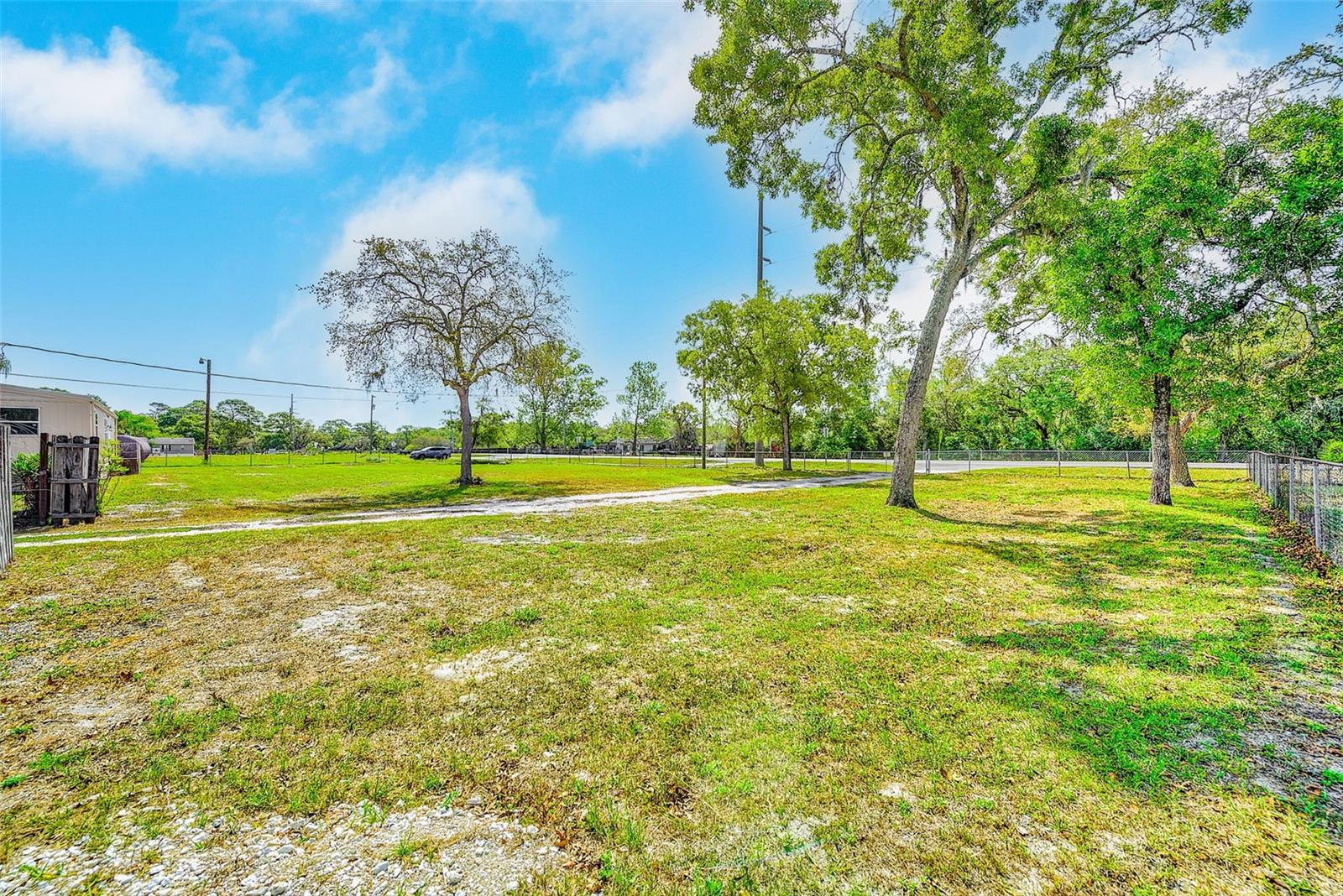 Image 25 of 38 For 10301 Hudson Avenue