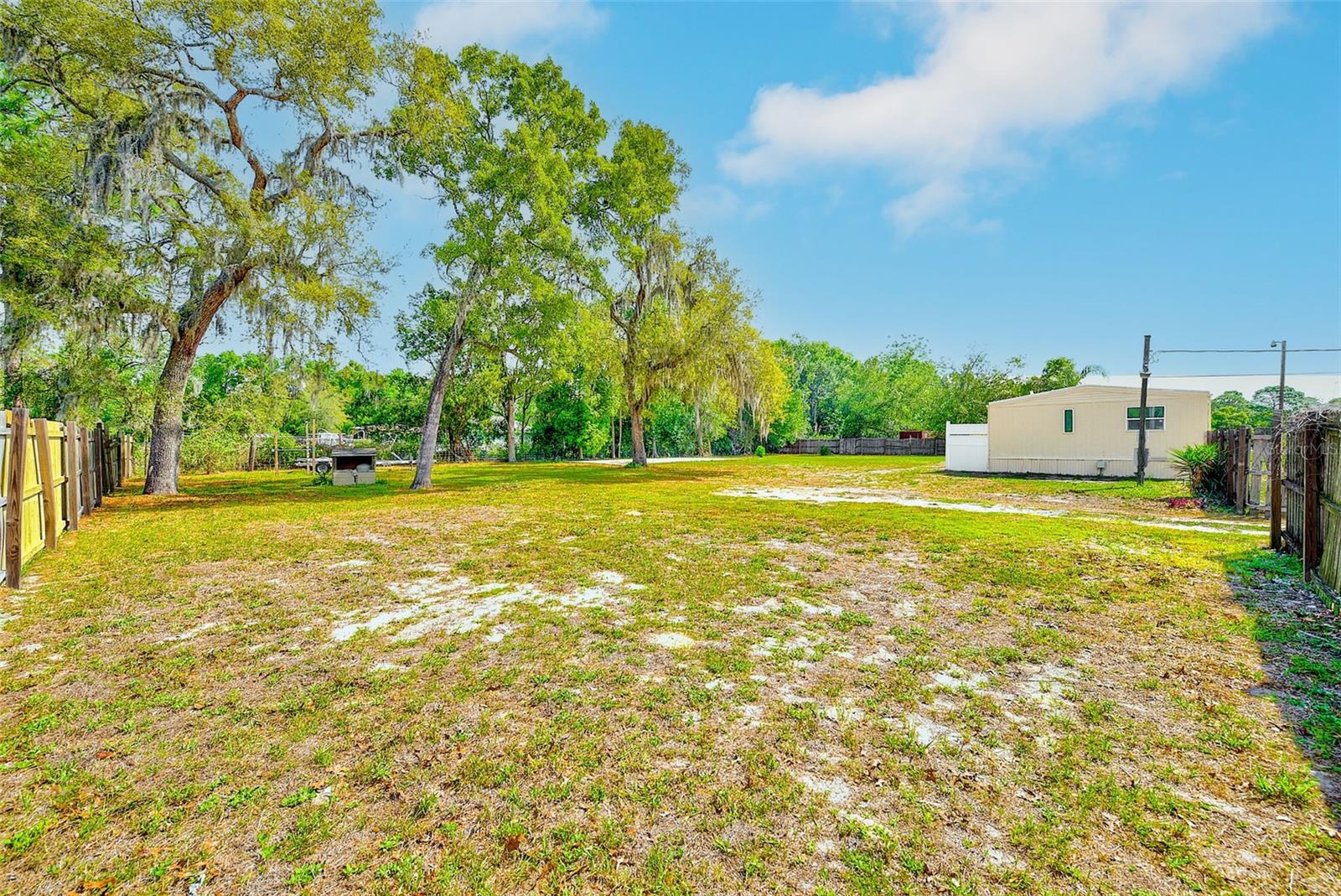 Image 26 of 38 For 10301 Hudson Avenue