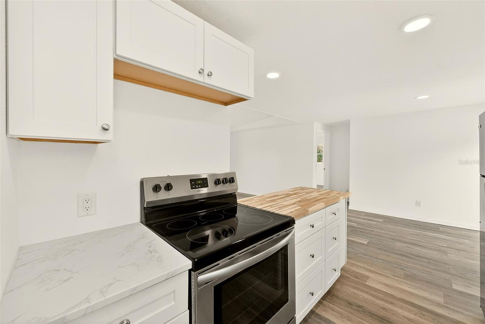 Image 7 of 38 For 10301 Hudson Avenue