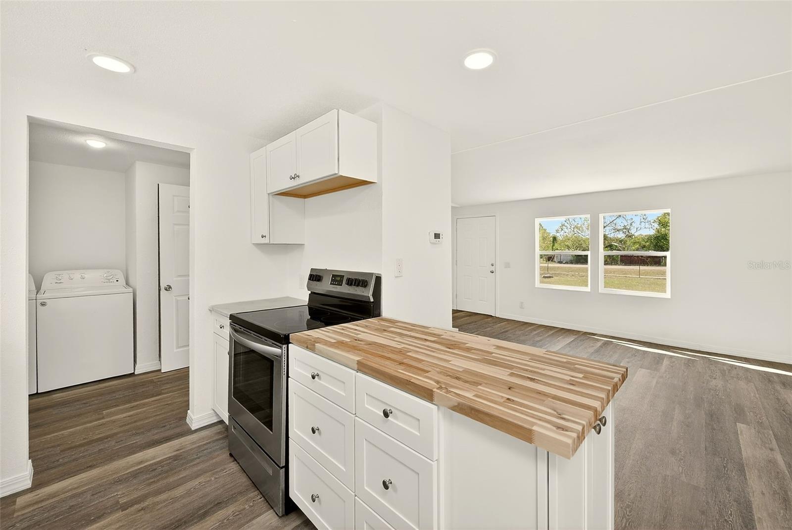 Image 9 of 38 For 10301 Hudson Avenue