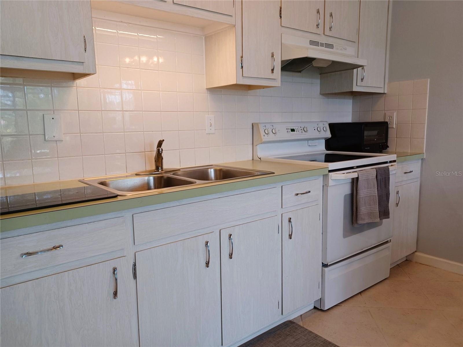 Image 9 of 22 For 4318 Tahitian Gardens Circle B