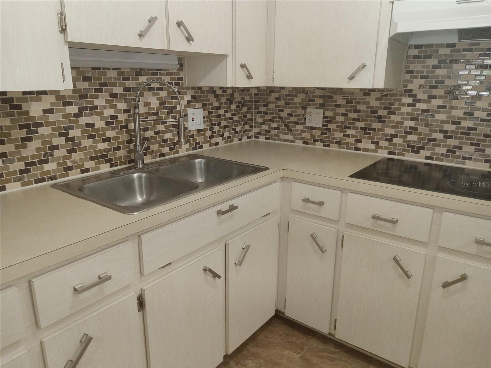 Image 13 of 48 For 2331 Finlandia Lane 53