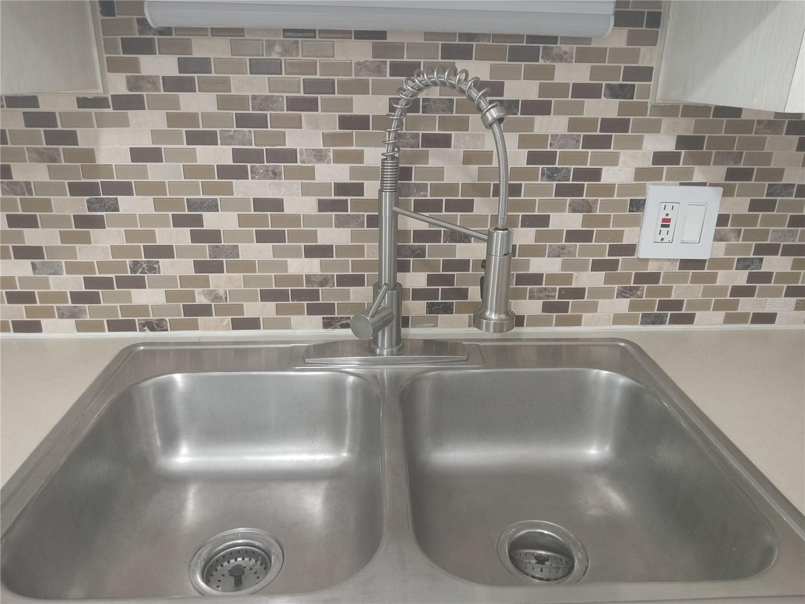 Image 15 of 48 For 2331 Finlandia Lane 53