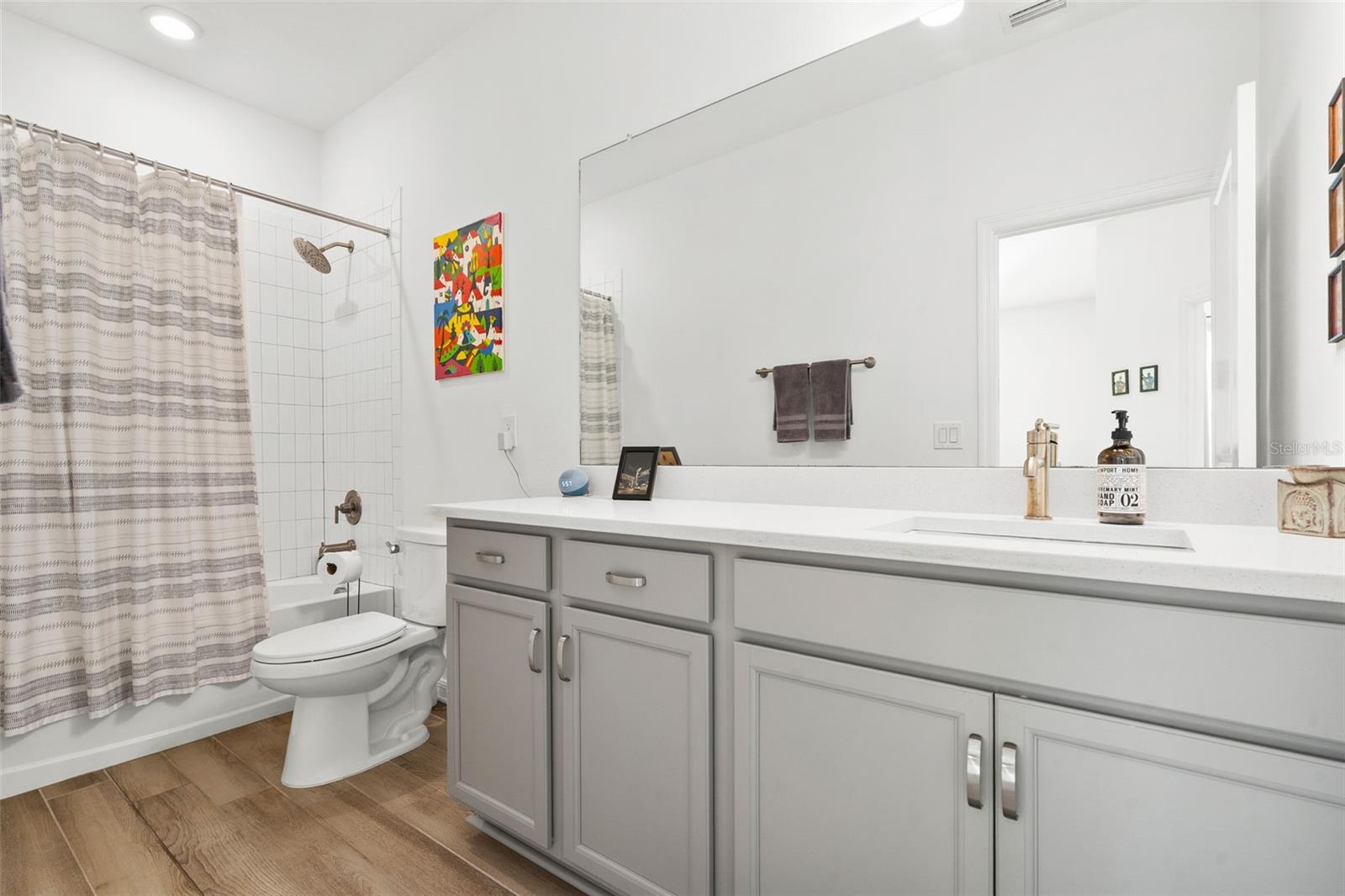 Image 19 of 42 For 13471 Newport Shores Drive