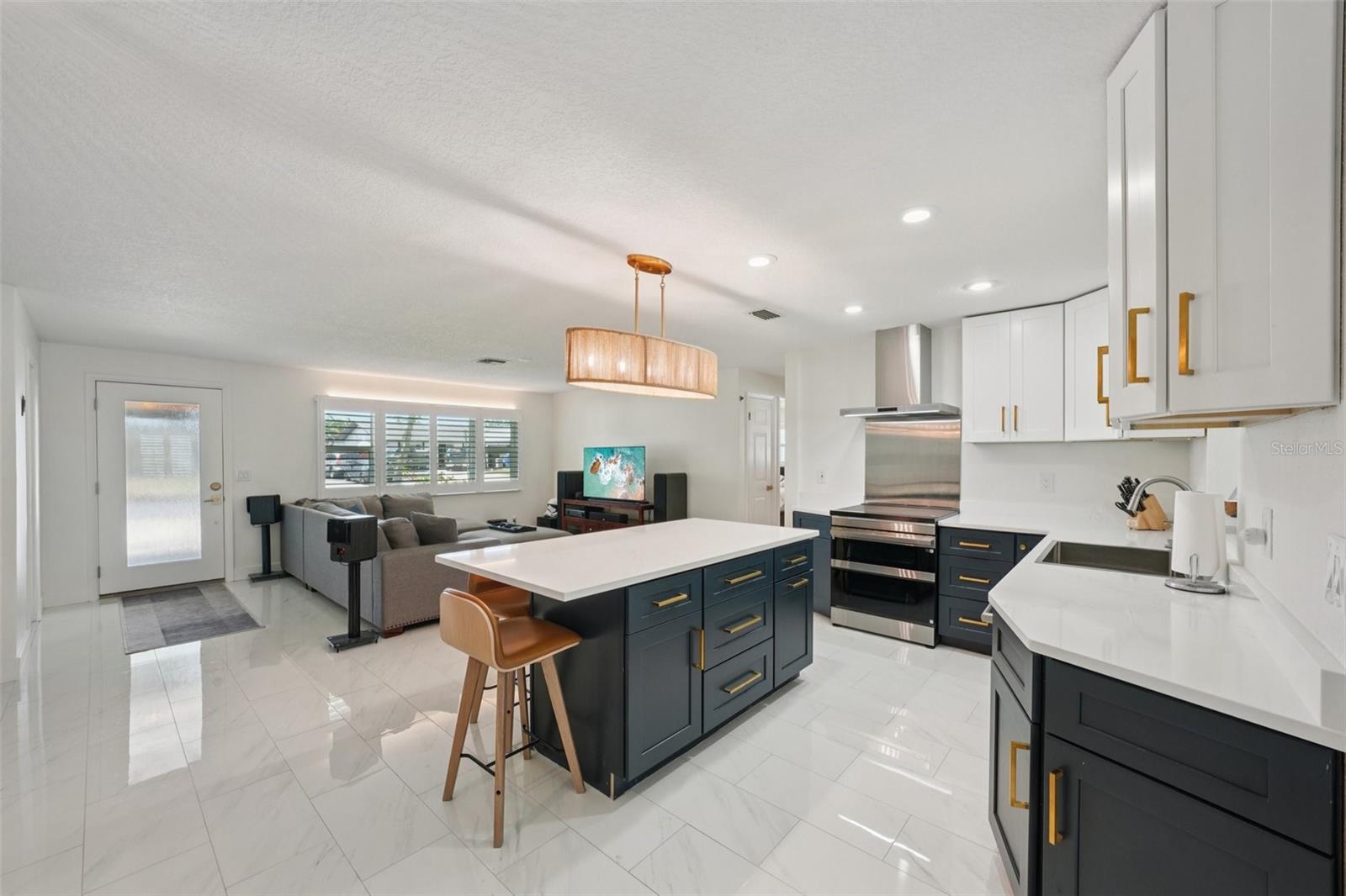 Image 11 of 40 For 13133 Dorchester Drive