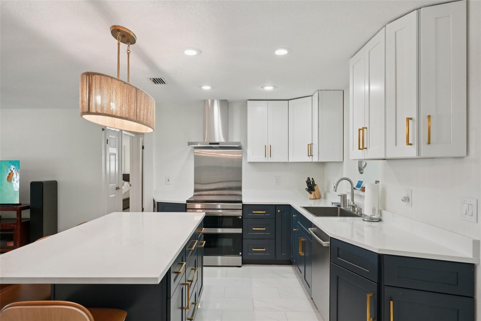 Image 12 of 40 For 13133 Dorchester Drive