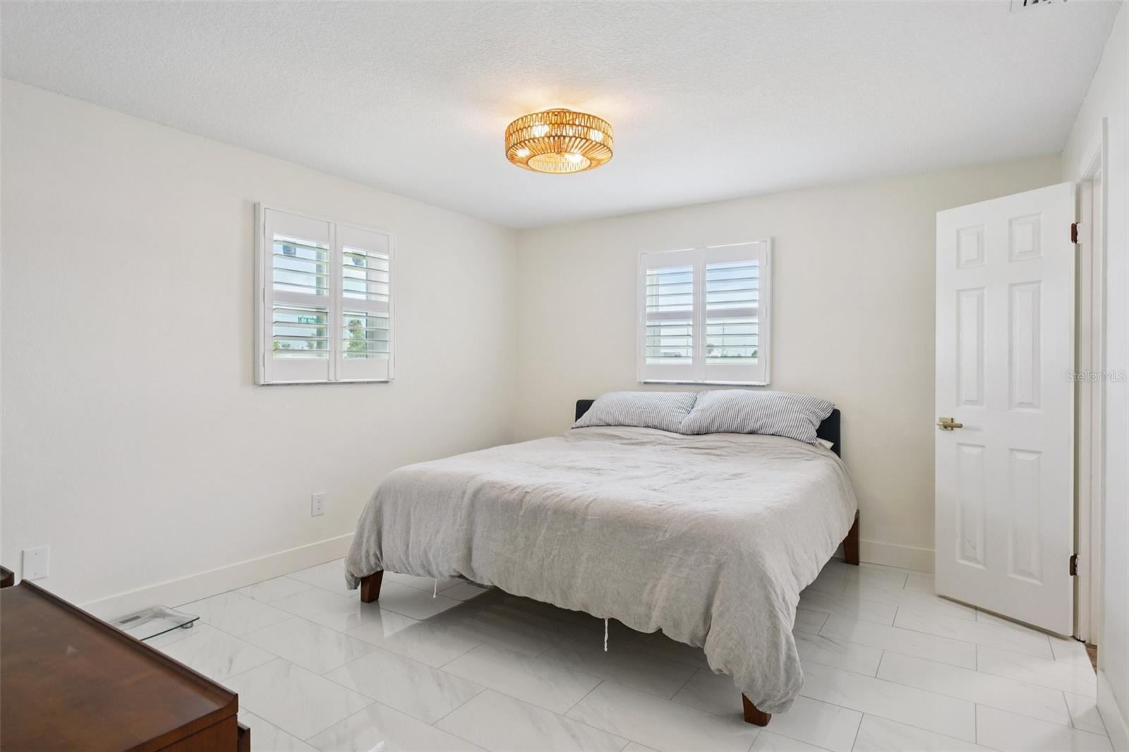 Image 19 of 40 For 13133 Dorchester Drive