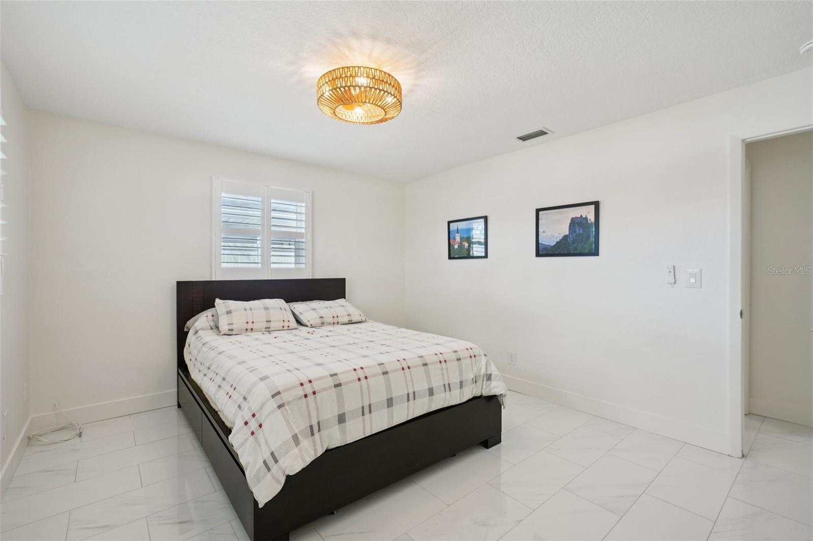 Image 24 of 40 For 13133 Dorchester Drive