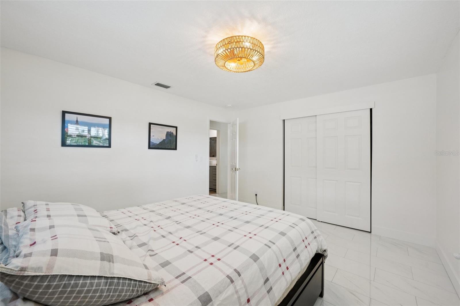 Image 26 of 40 For 13133 Dorchester Drive