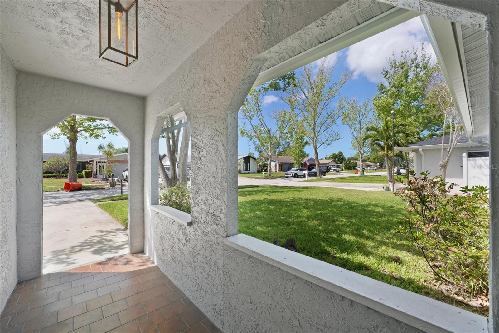 Image 5 of 40 For 13133 Dorchester Drive