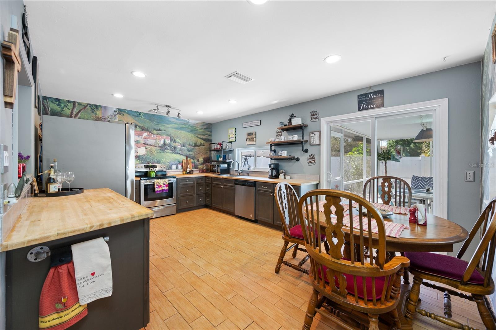 Image 10 of 55 For 2424 Osprey Avenue