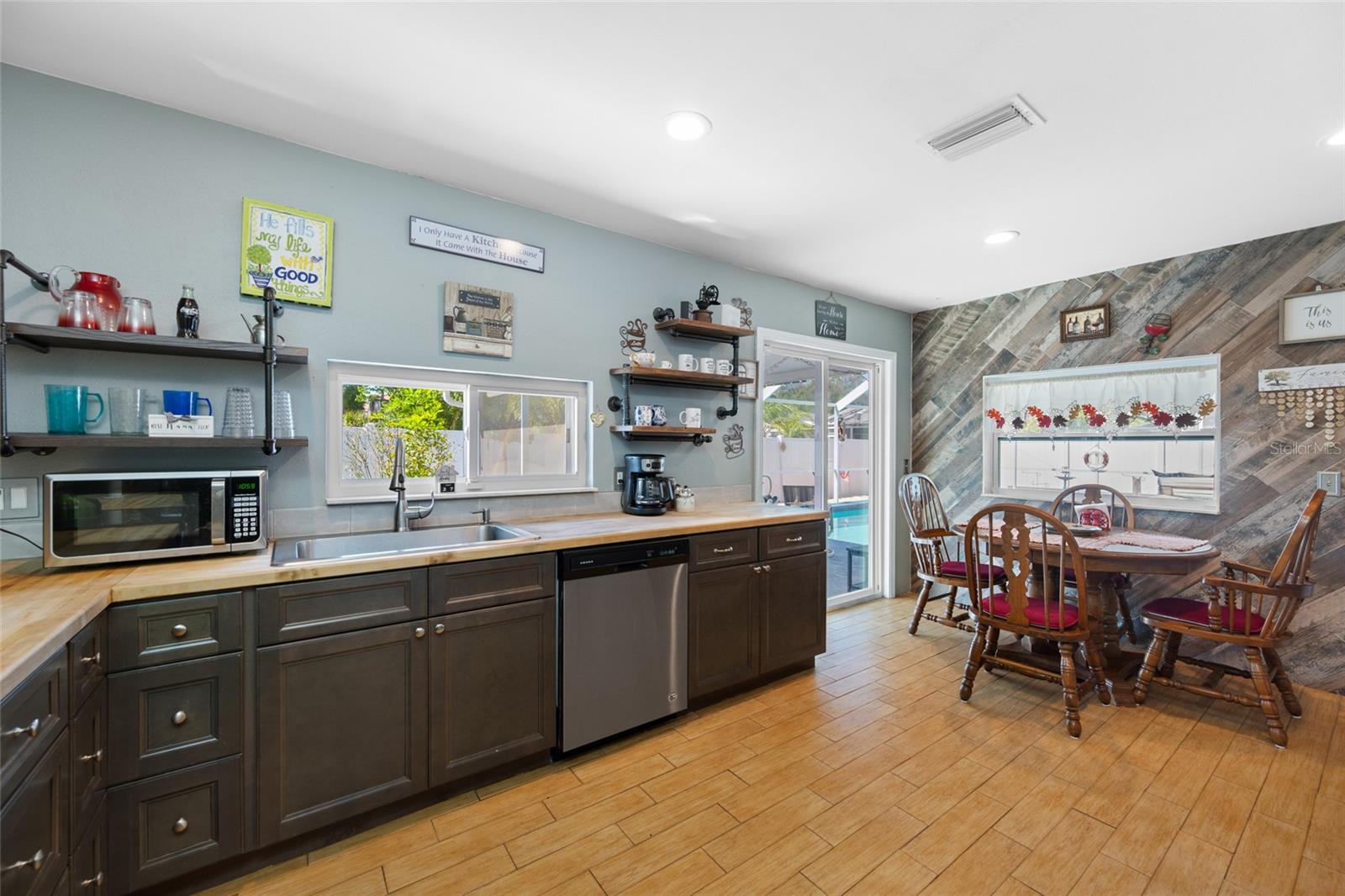 Image 12 of 55 For 2424 Osprey Avenue