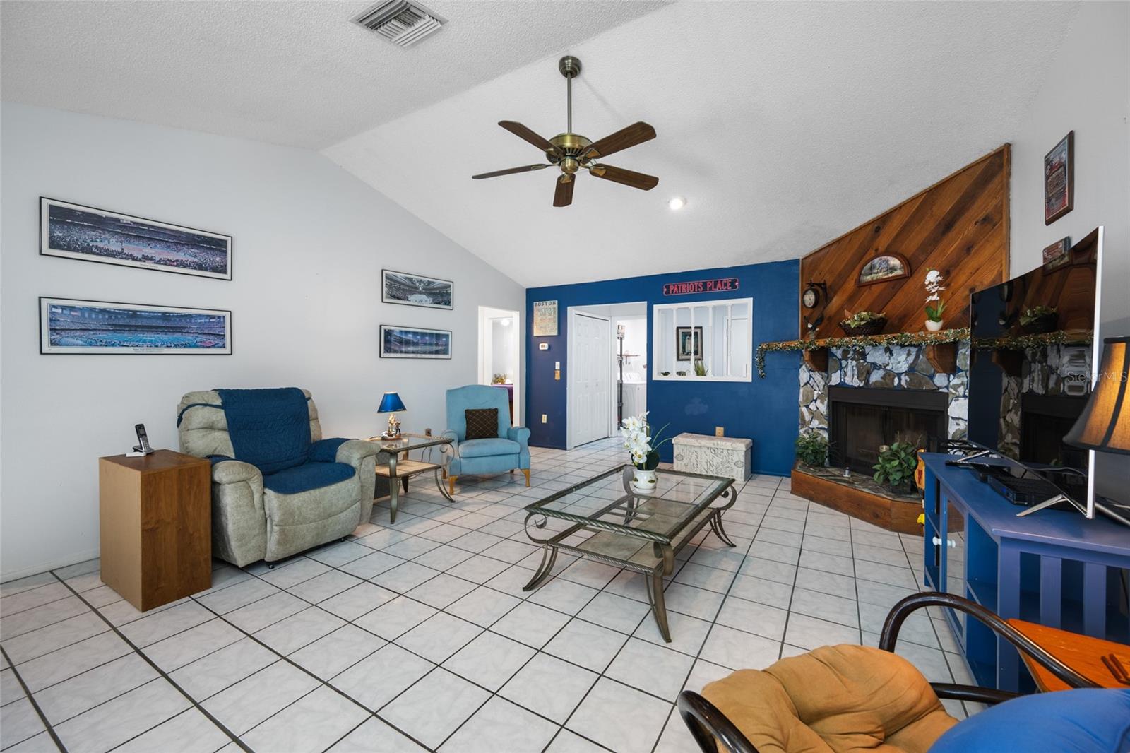 Image 17 of 55 For 2424 Osprey Avenue