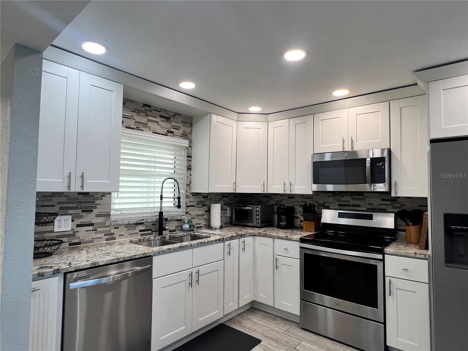 Image 11 of 31 For 1230 Gulf Boulevard 304