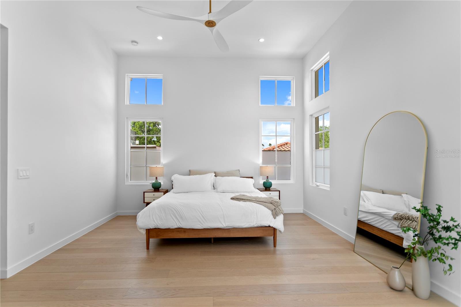 Image 15 of 78 For 325 22nd Avenue Ne