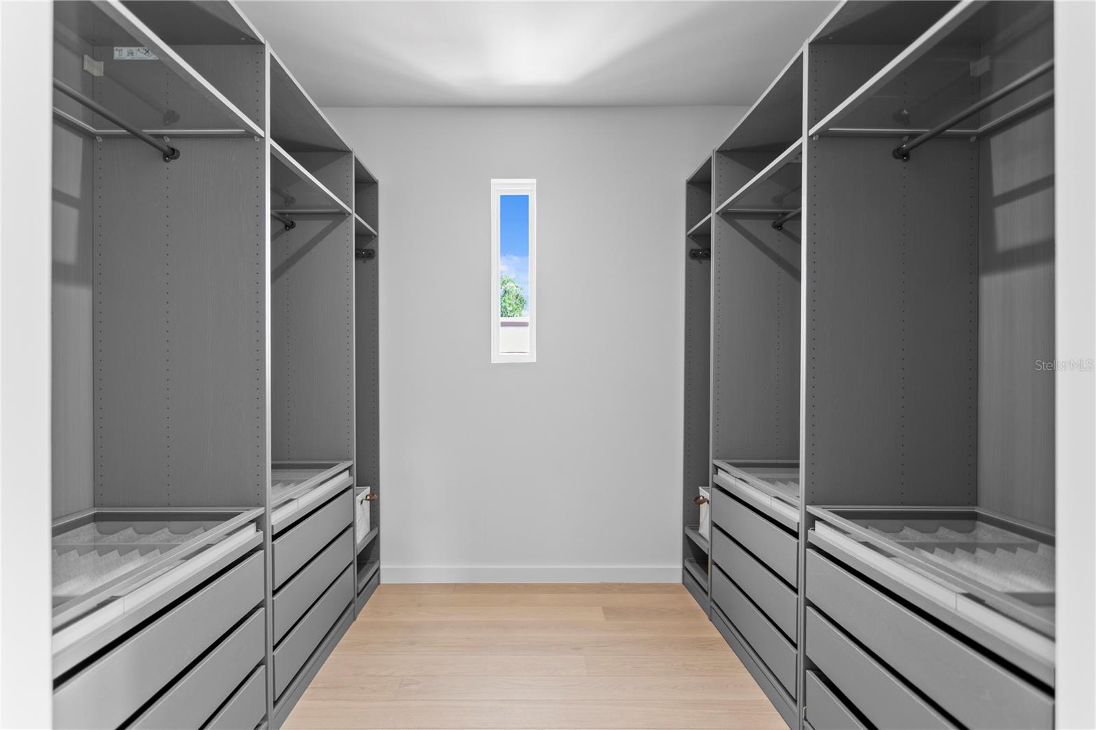 Image 17 of 78 For 325 22nd Avenue Ne