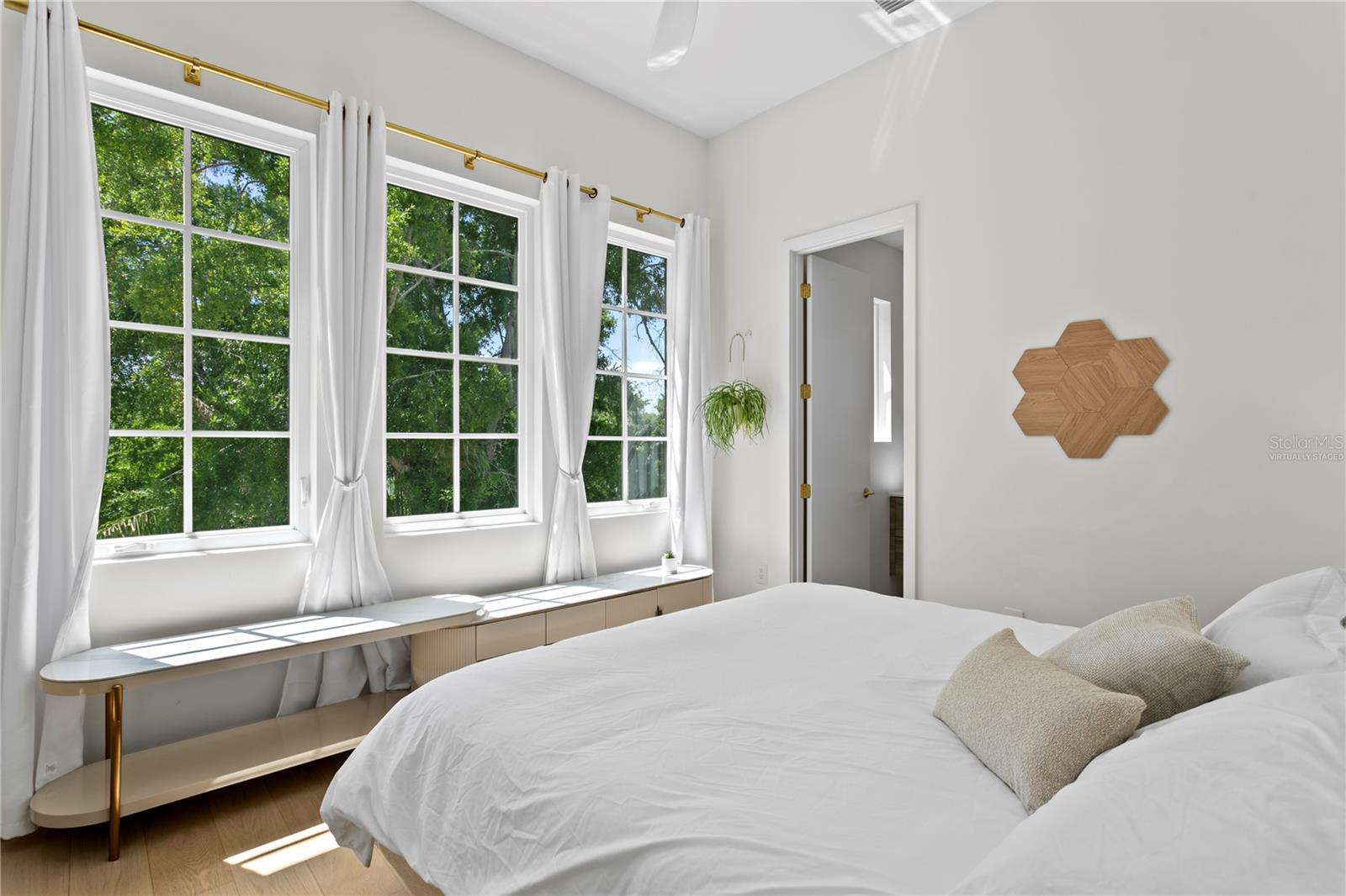 Image 20 of 78 For 325 22nd Avenue Ne