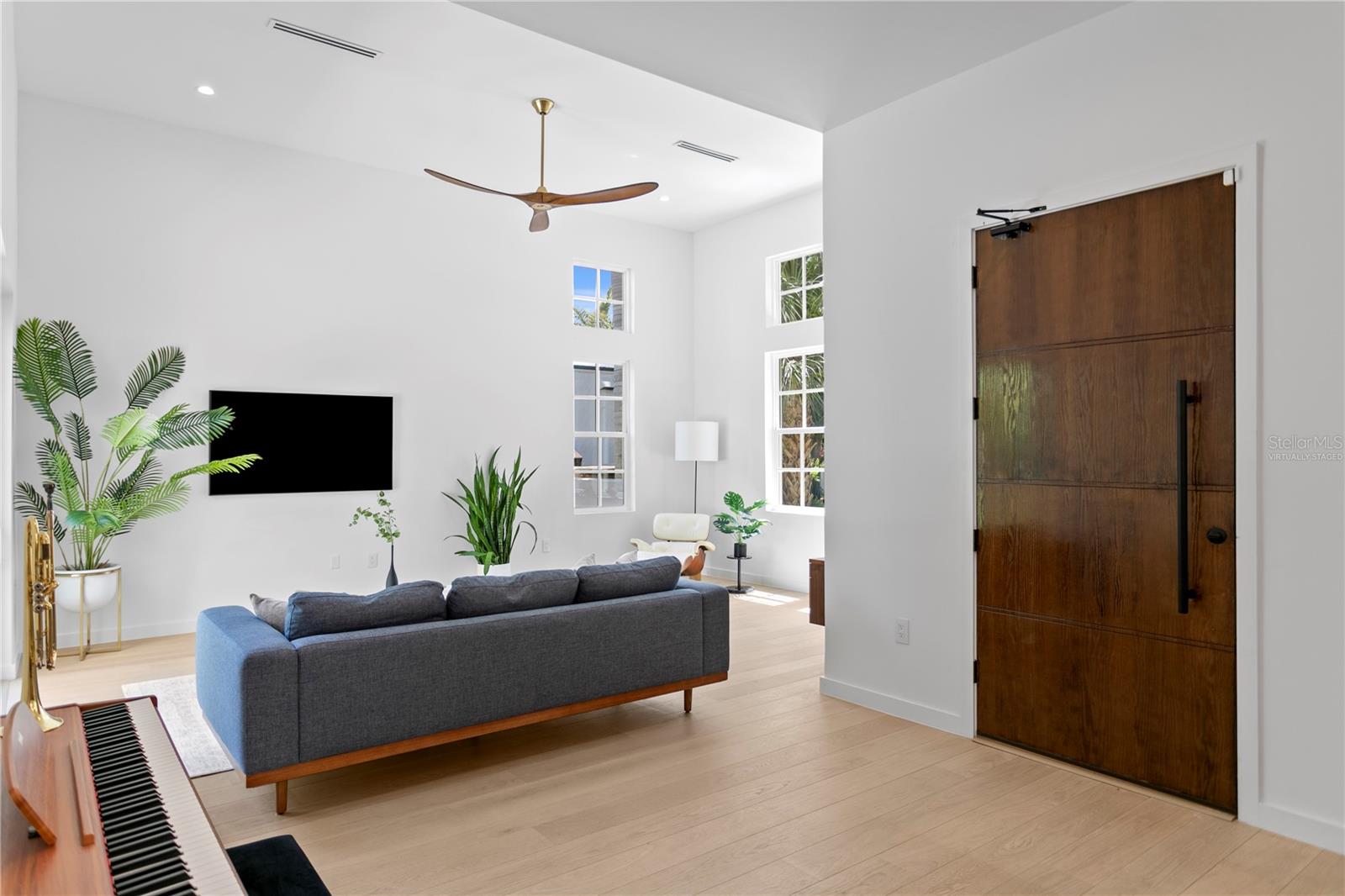 Image 23 of 78 For 325 22nd Avenue Ne