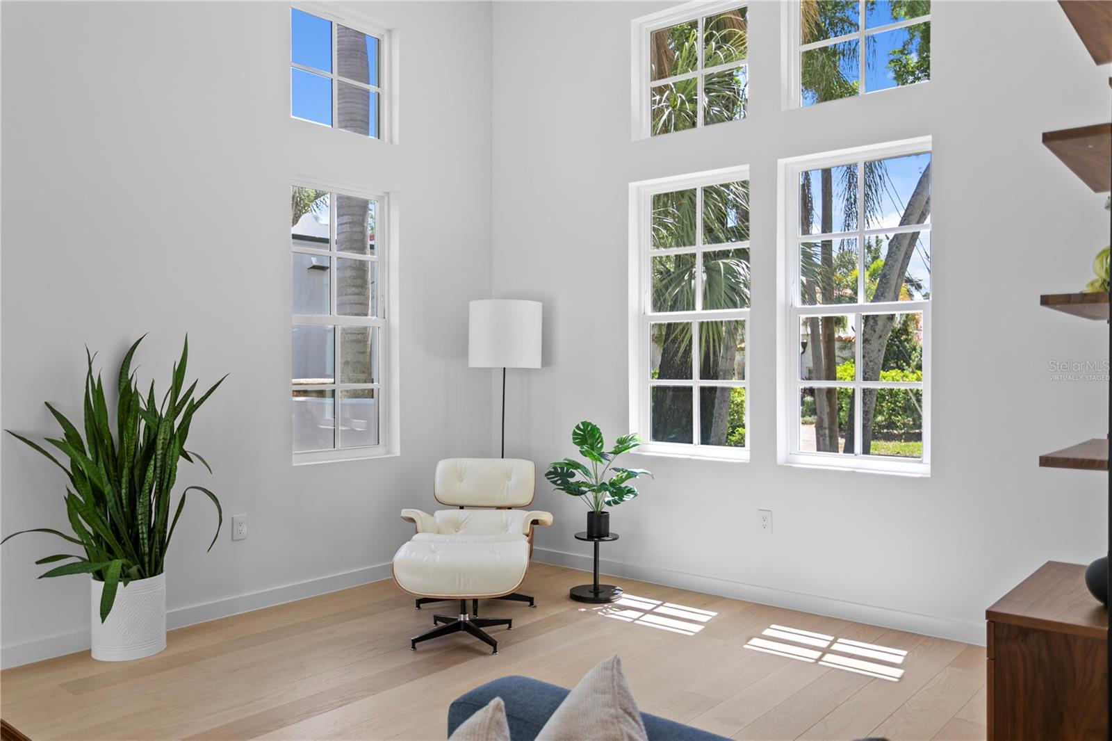 Image 24 of 78 For 325 22nd Avenue Ne