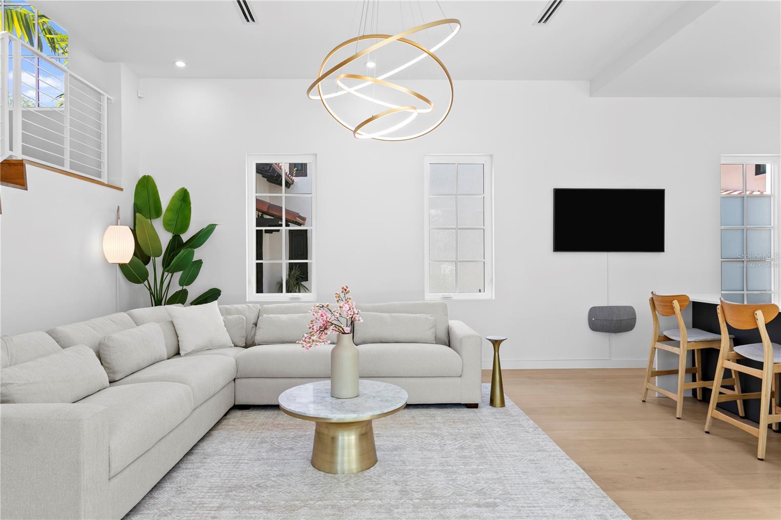 Image 35 of 78 For 325 22nd Avenue Ne