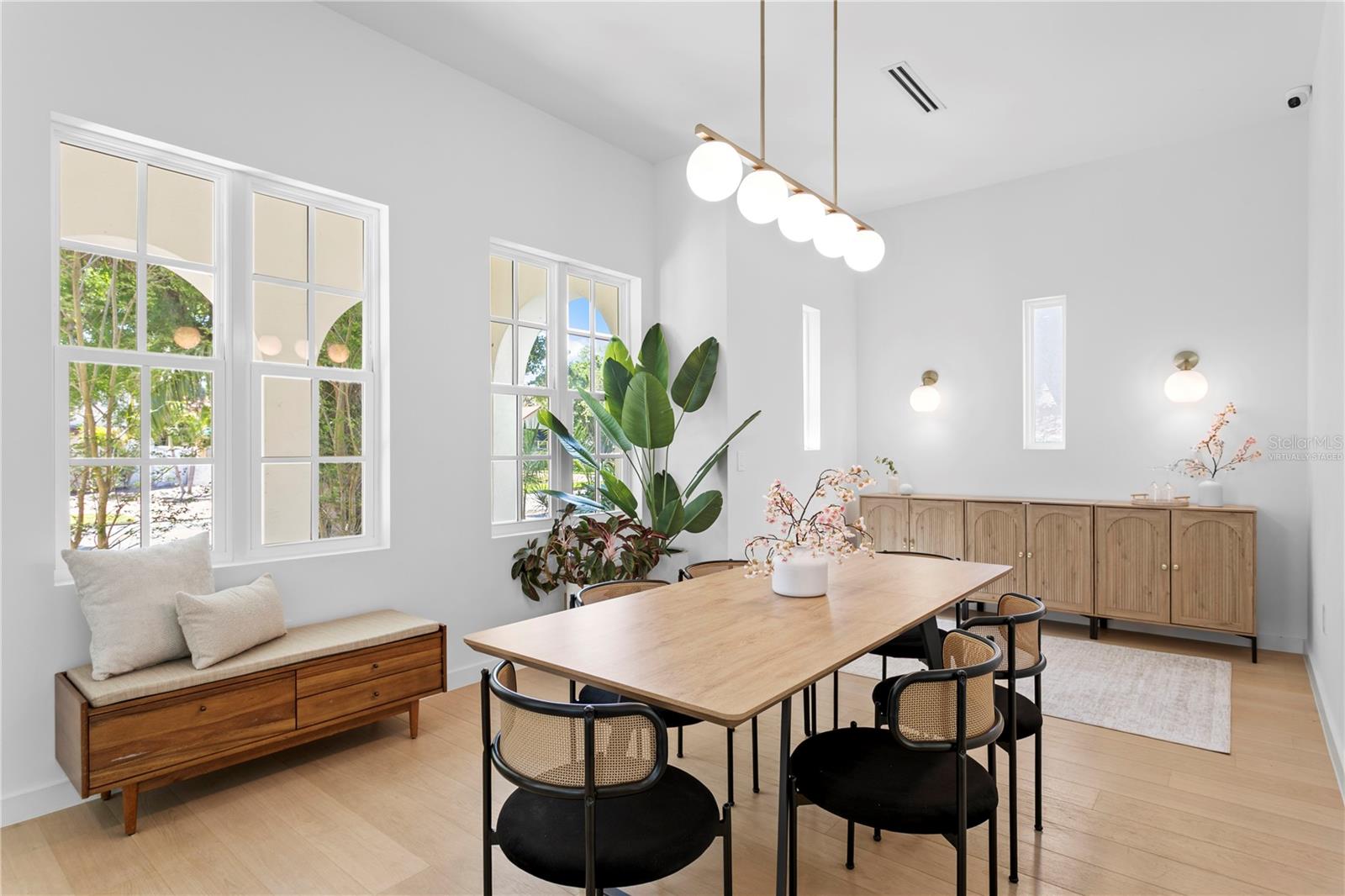 Image 4 of 78 For 325 22nd Avenue Ne