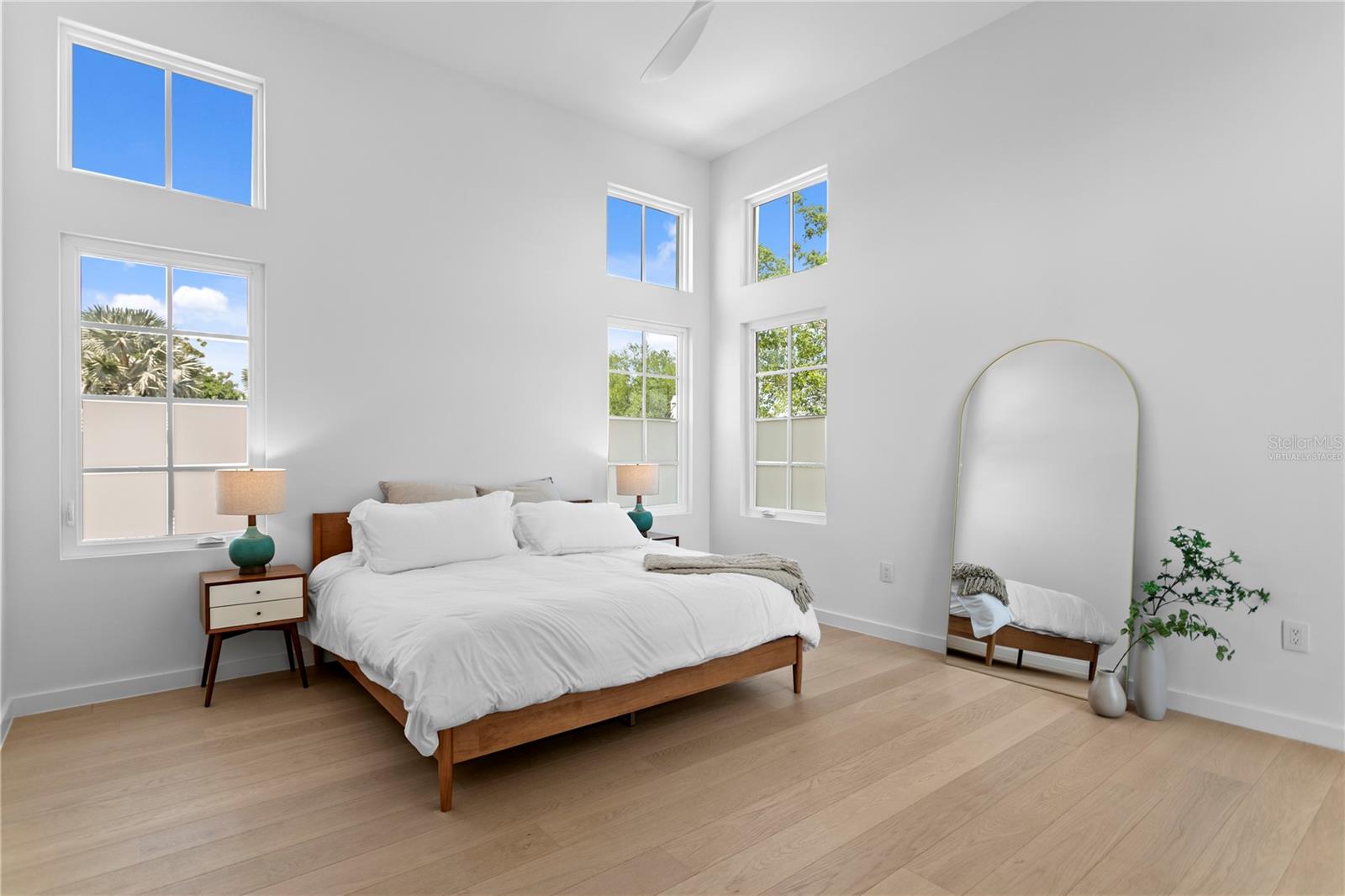 Image 41 of 78 For 325 22nd Avenue Ne