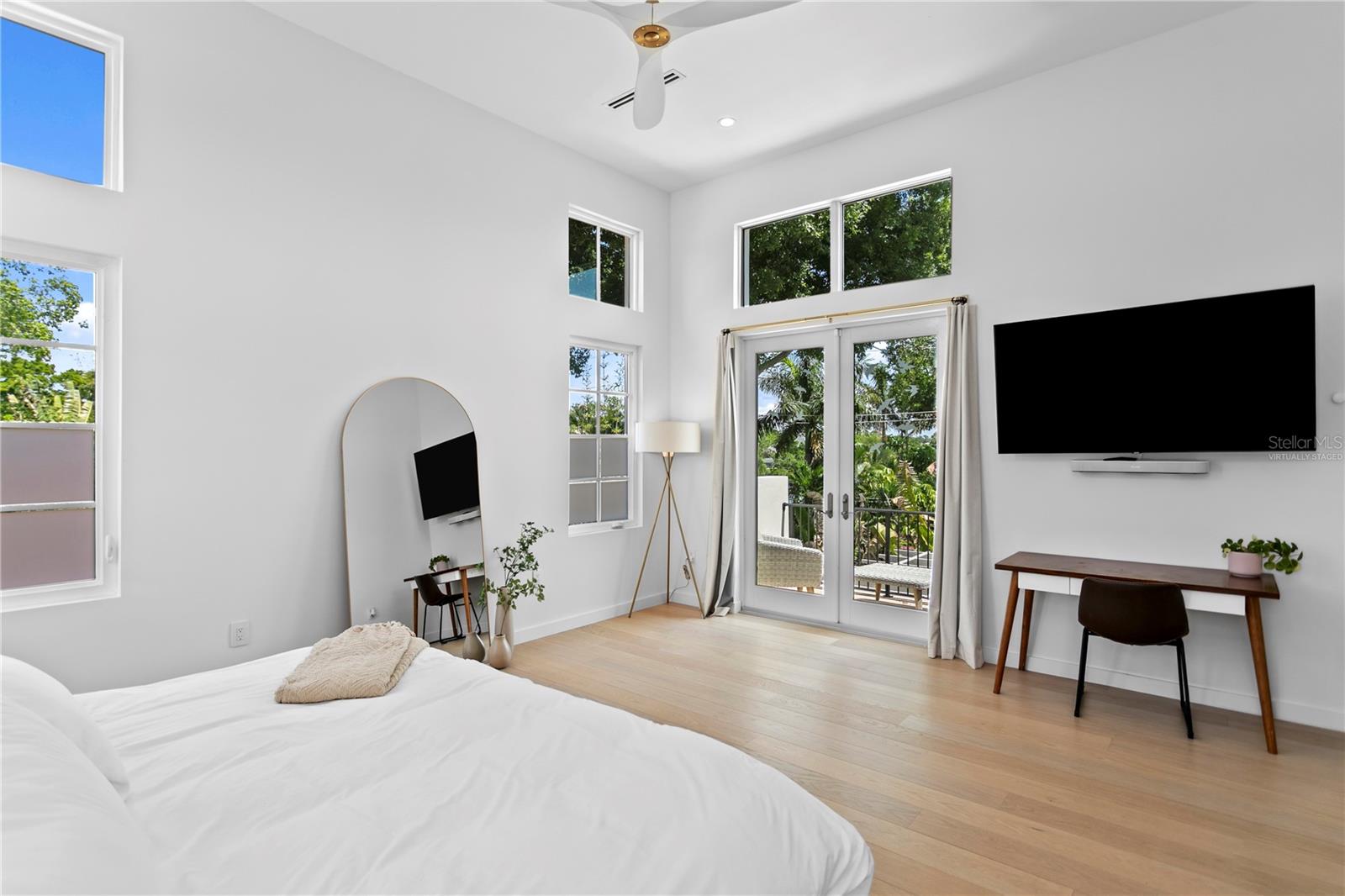 Image 42 of 78 For 325 22nd Avenue Ne