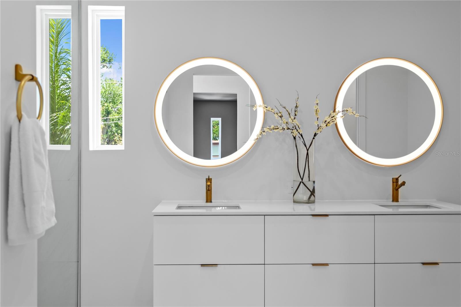 Image 45 of 78 For 325 22nd Avenue Ne