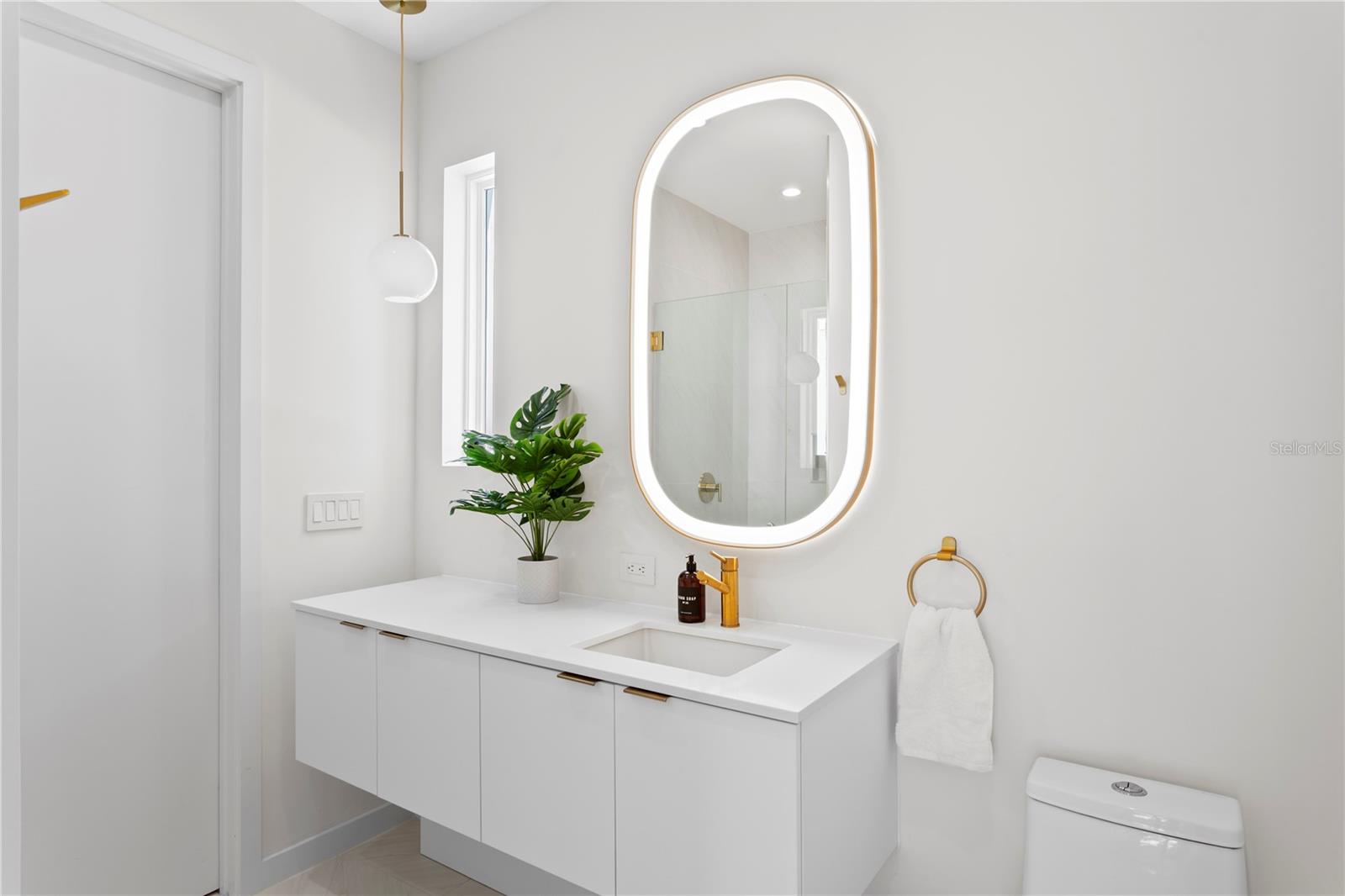 Image 50 of 78 For 325 22nd Avenue Ne