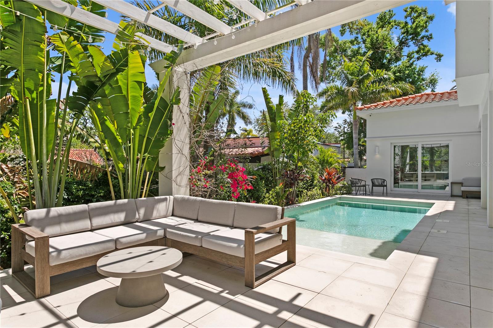 Image 57 of 78 For 325 22nd Avenue Ne