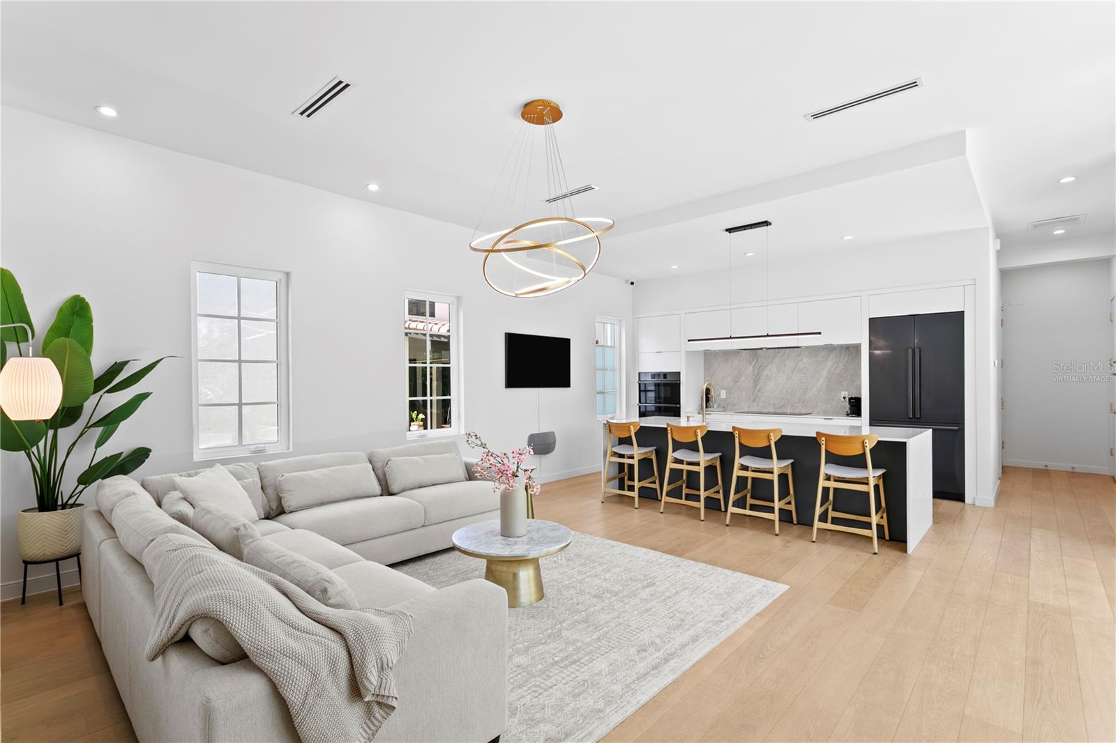 Image 6 of 78 For 325 22nd Avenue Ne