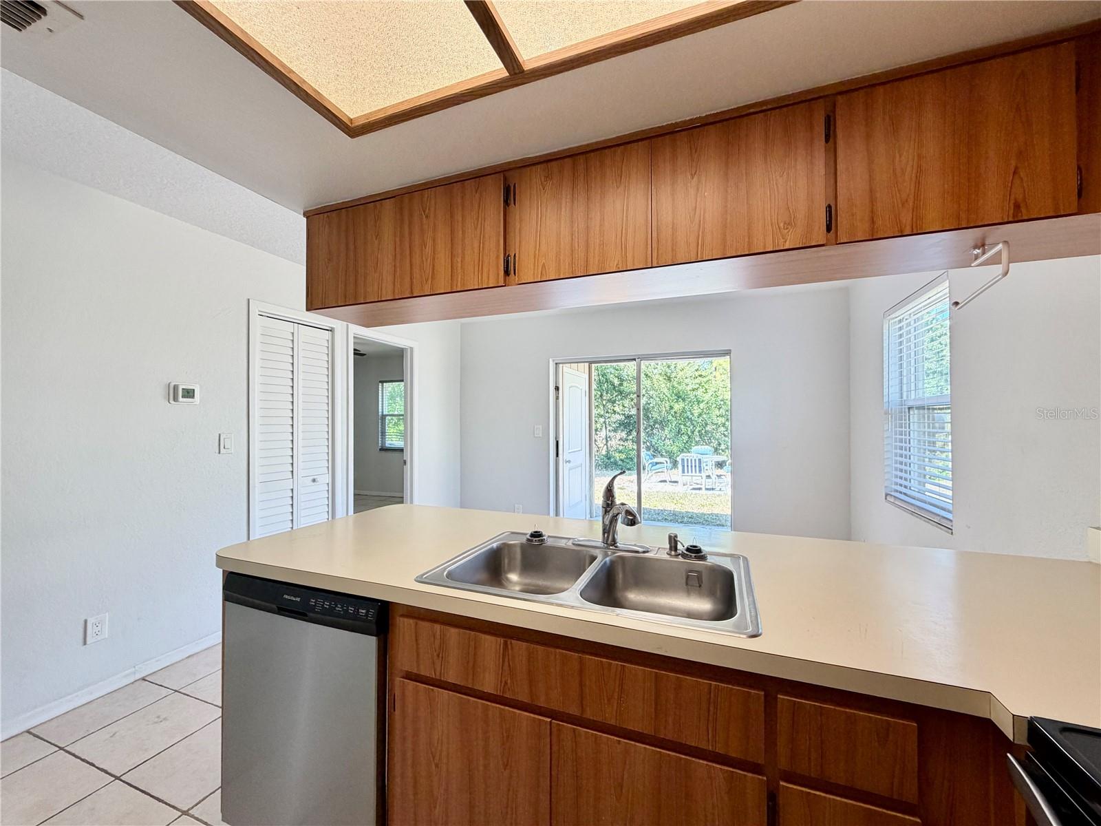 Image 10 of 25 For 2761 62nd Terrace N B