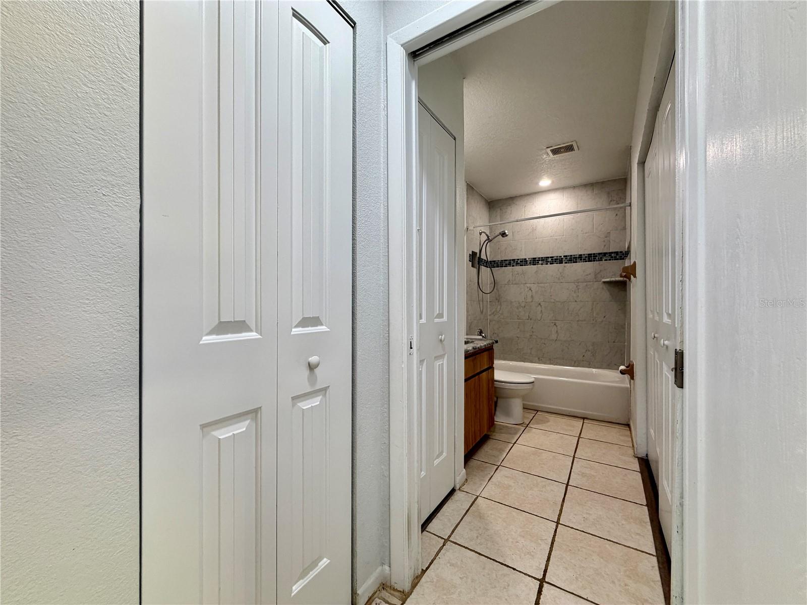 Image 20 of 25 For 2761 62nd Terrace N B