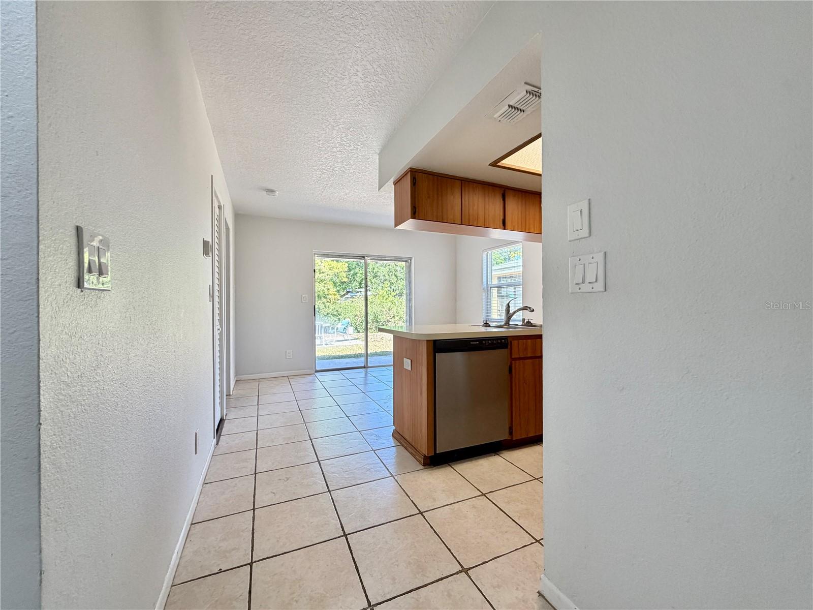 Image 6 of 25 For 2761 62nd Terrace N B