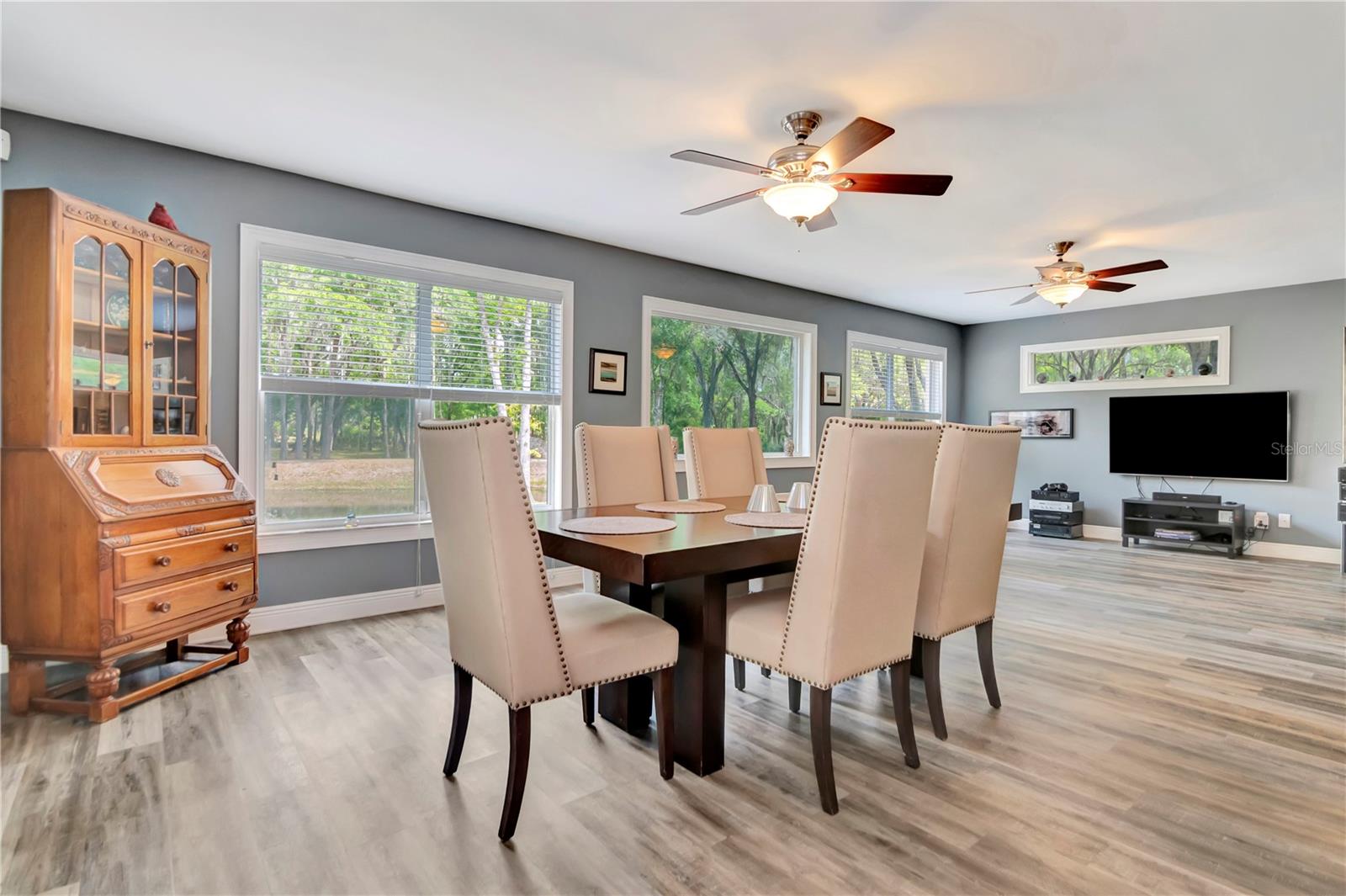 Listing photo id 9 for 5400 Bruton Road