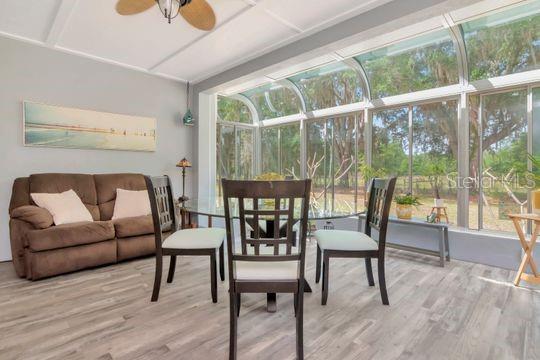 Listing photo id 11 for 5400 Bruton Road