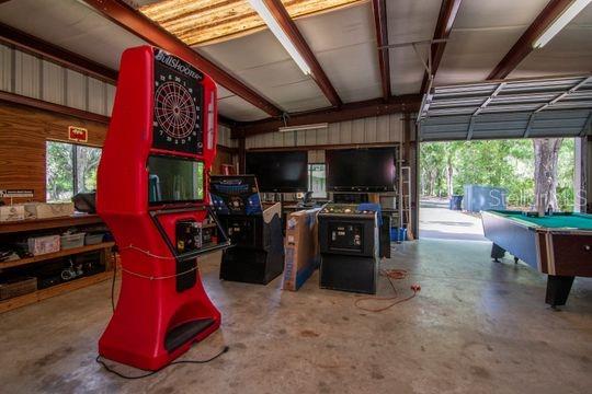 Listing photo id 22 for 5400 Bruton Road