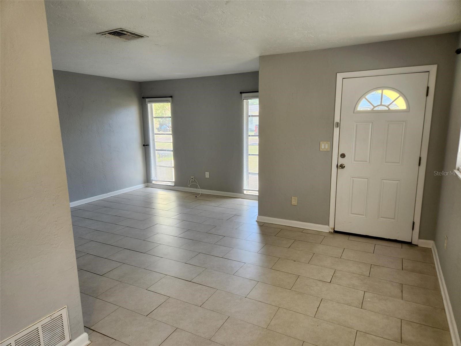 Image 4 of 8 For 5219 17th Avenue S 5219