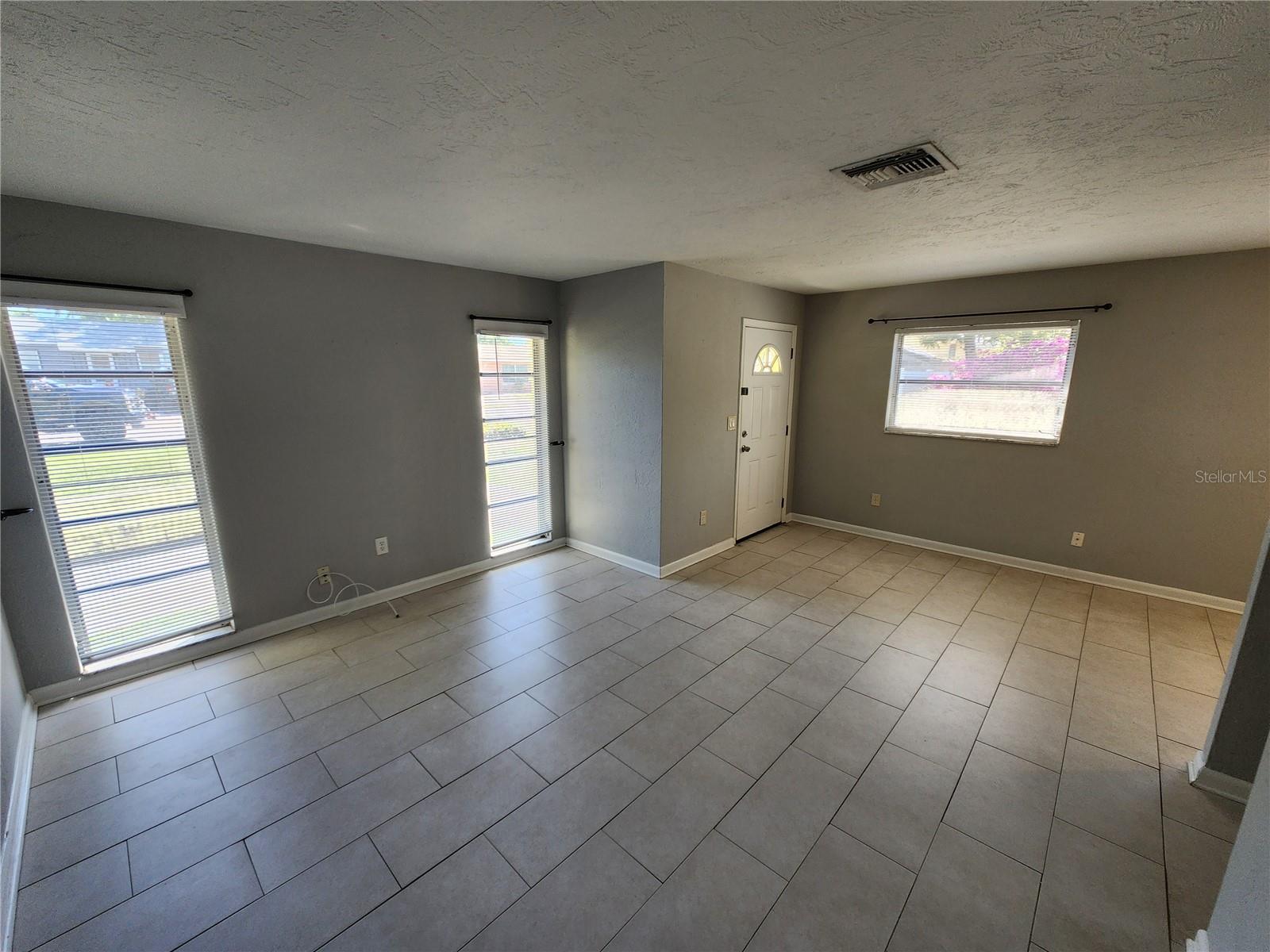 Image 6 of 8 For 5219 17th Avenue S 5219