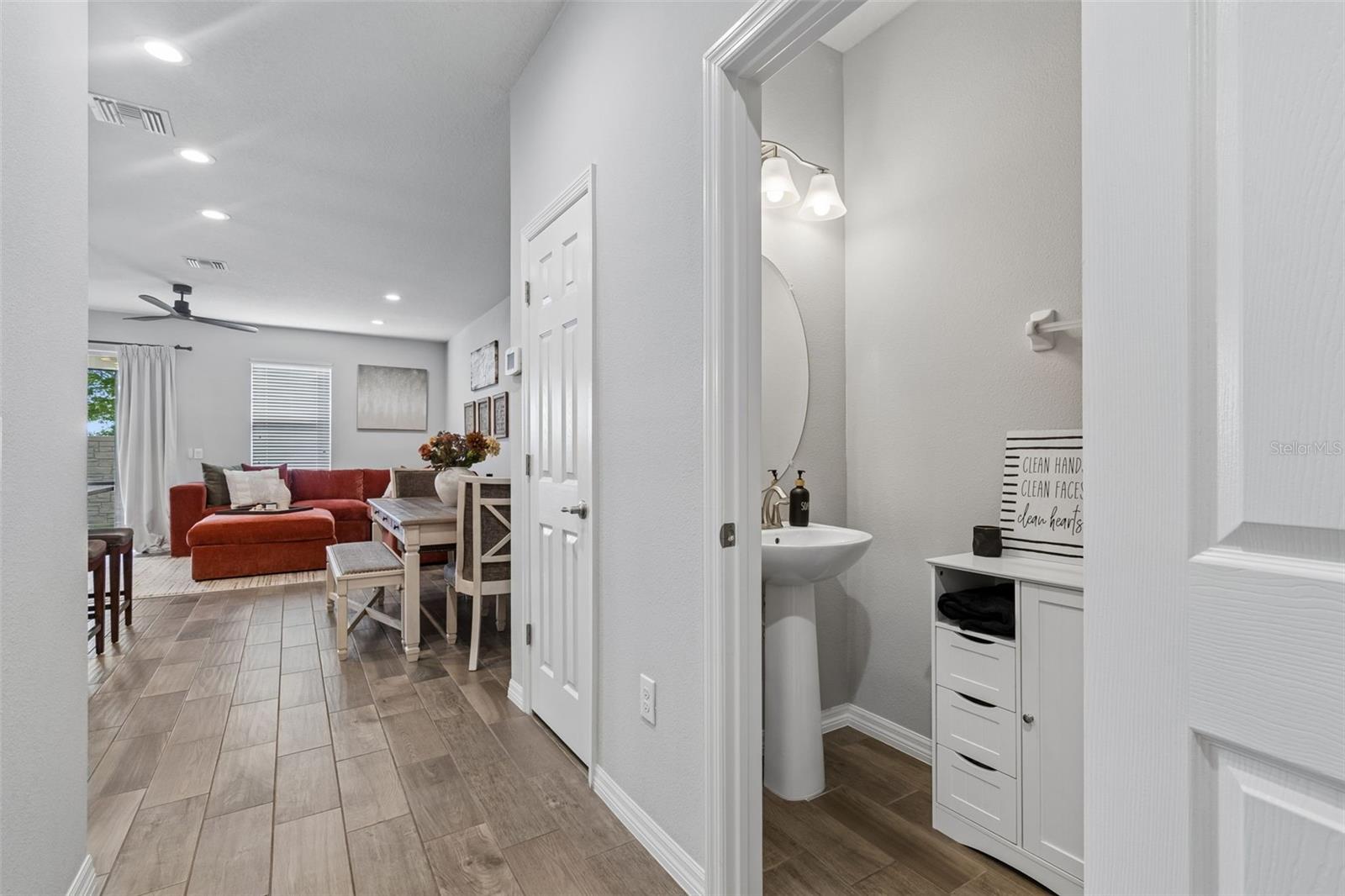 Image 10 of 96 For 2064 Lake Waters Pl