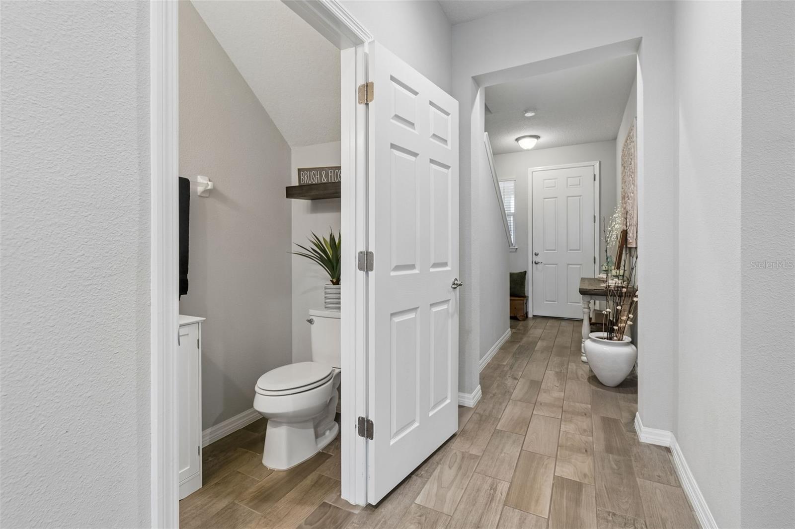 Image 11 of 96 For 2064 Lake Waters Pl