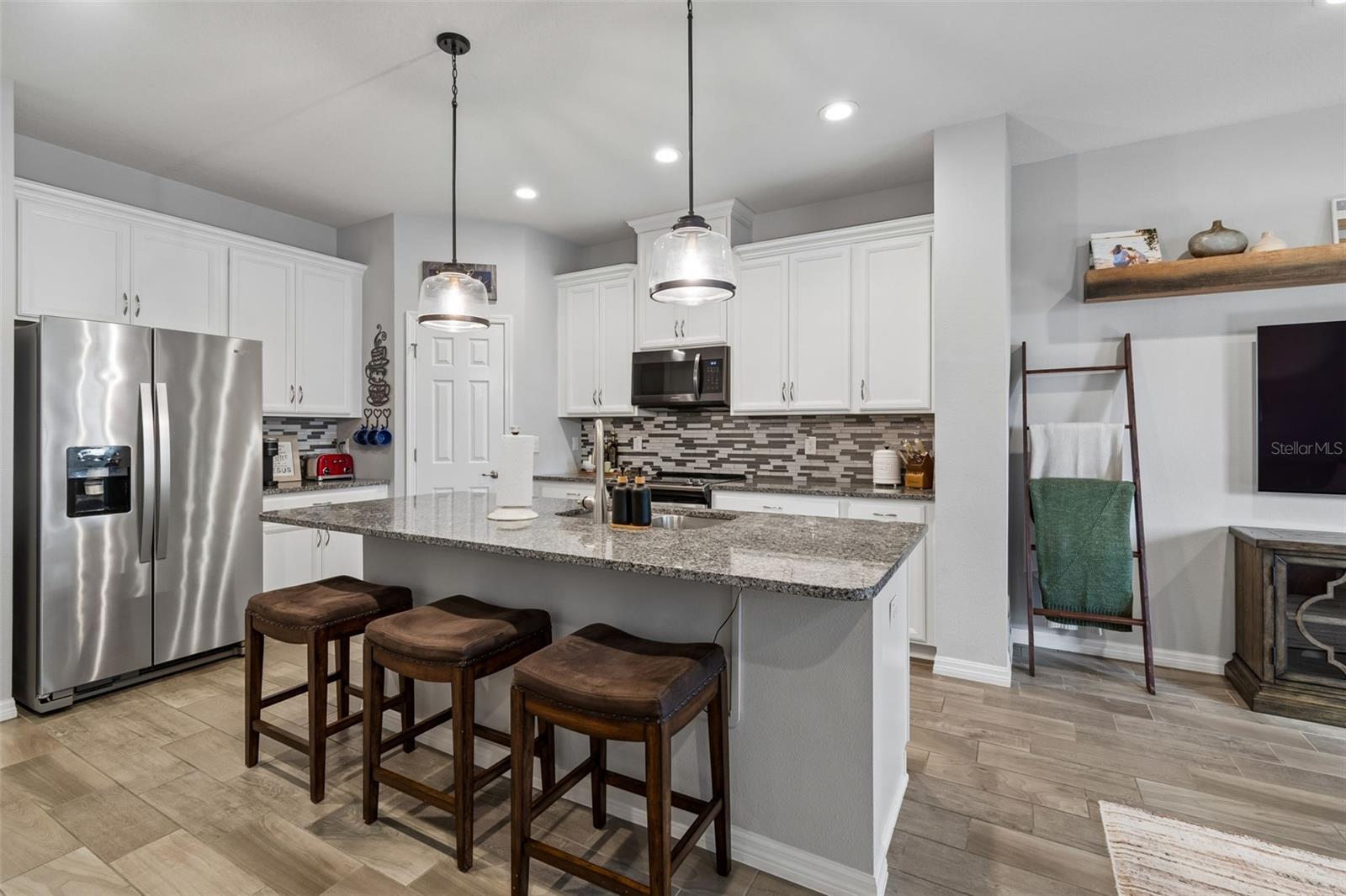 Image 14 of 96 For 2064 Lake Waters Pl