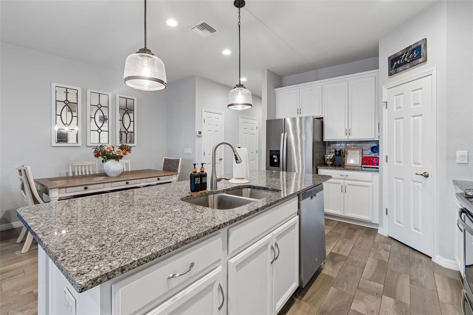 Image 19 of 96 For 2064 Lake Waters Pl