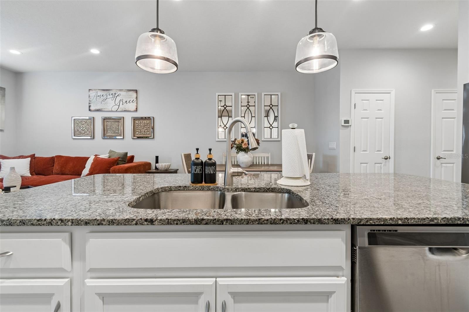 Image 20 of 96 For 2064 Lake Waters Pl