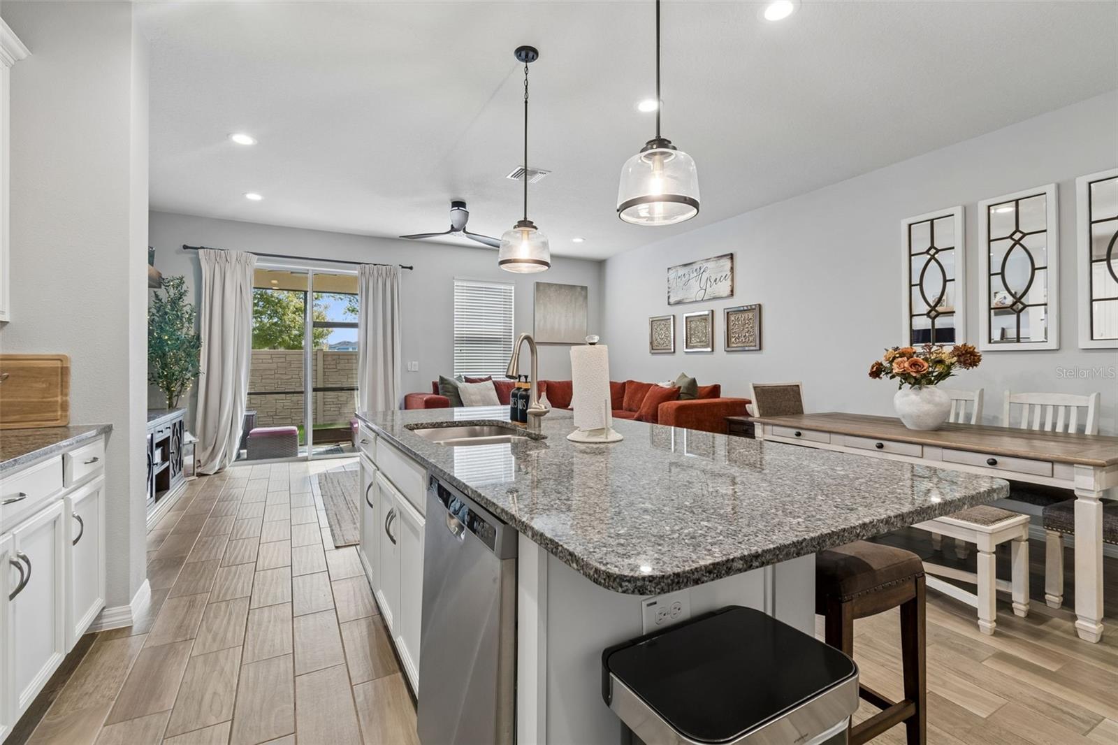 Image 22 of 96 For 2064 Lake Waters Pl