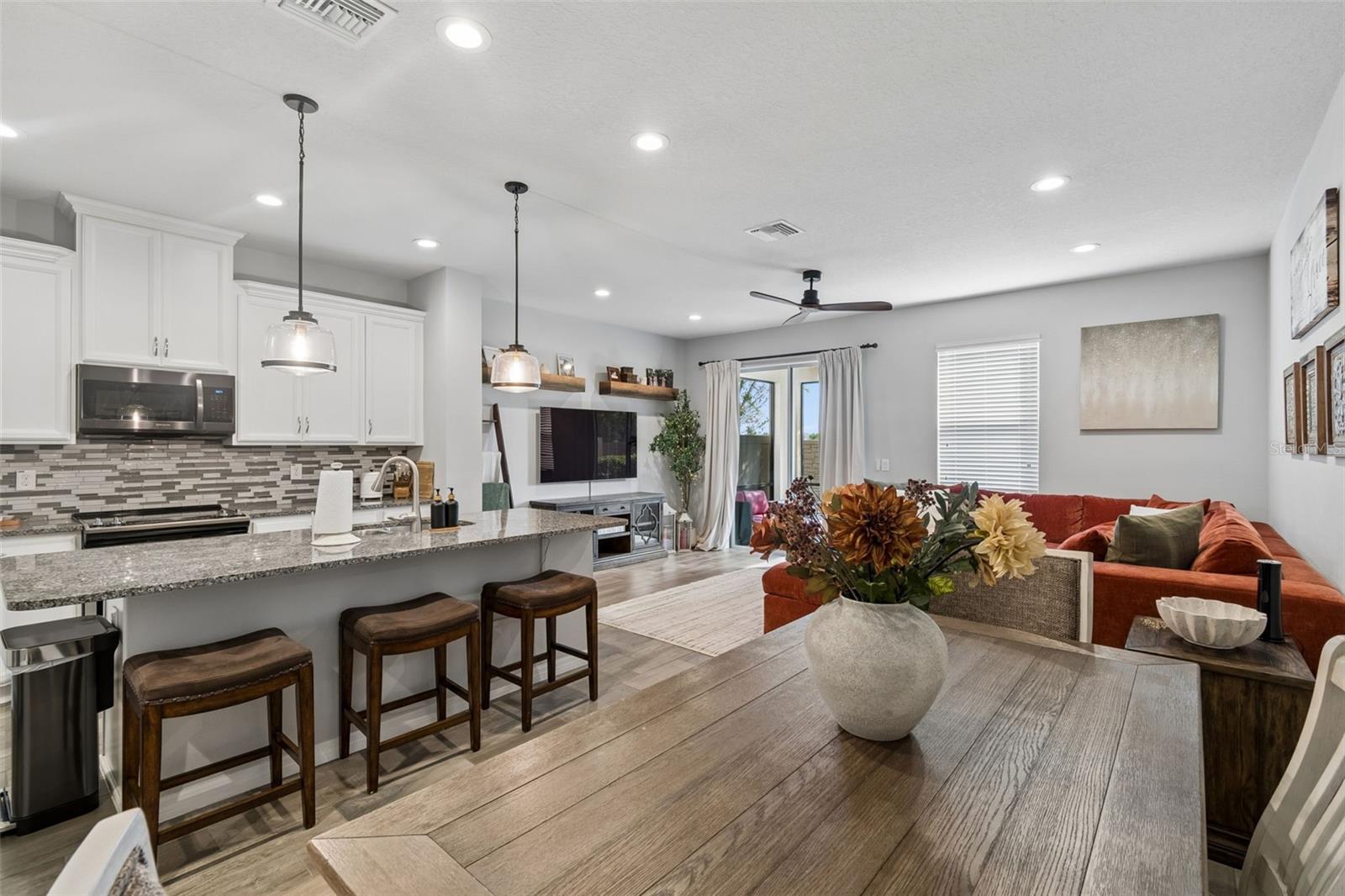 Image 25 of 96 For 2064 Lake Waters Pl