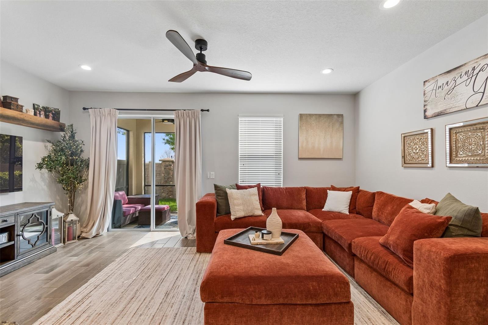 Image 28 of 96 For 2064 Lake Waters Pl