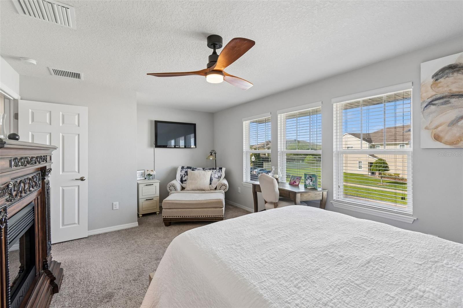 Image 52 of 96 For 2064 Lake Waters Pl