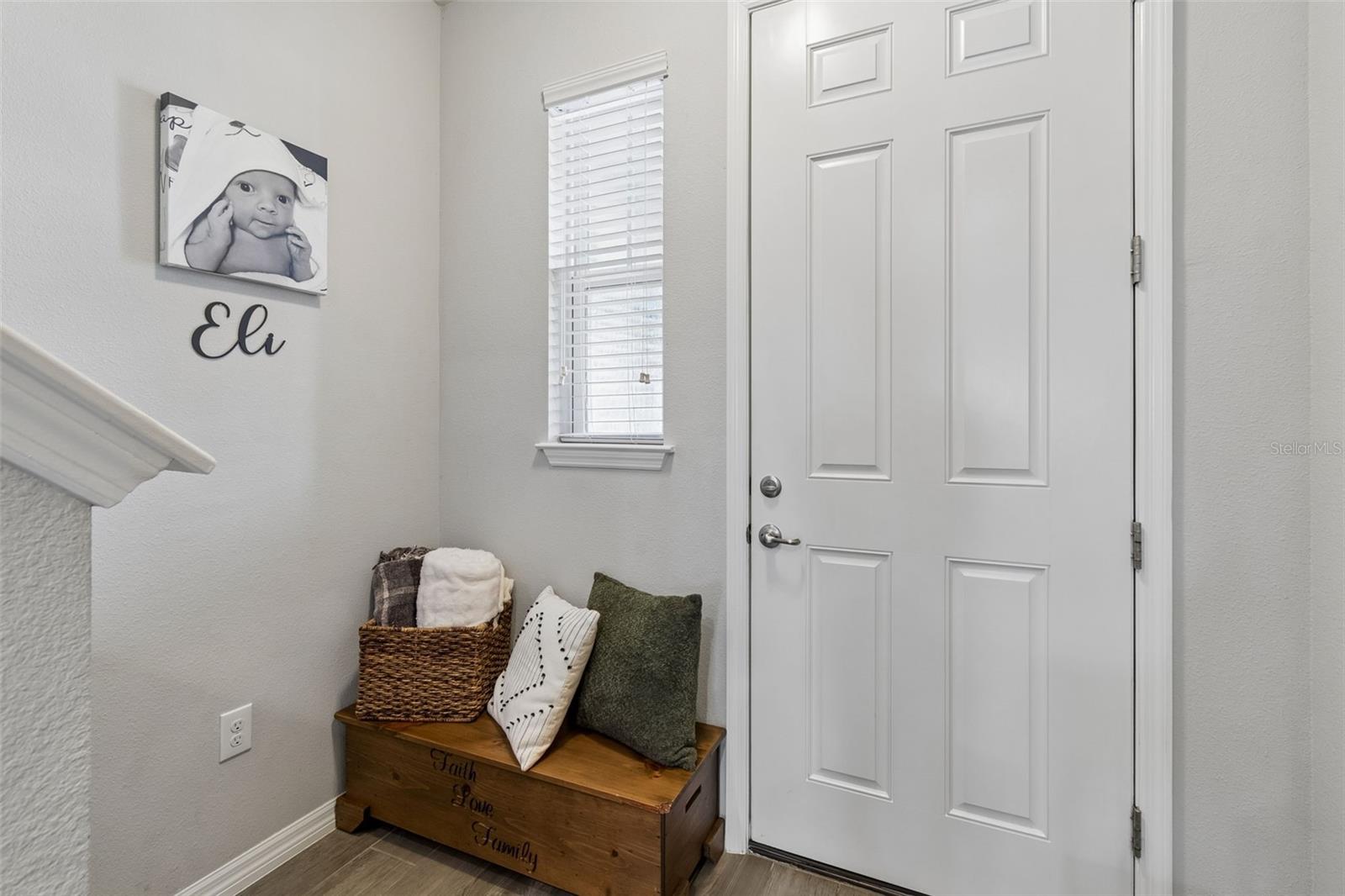 Image 7 of 96 For 2064 Lake Waters Pl